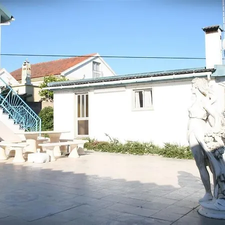 Apartment A Mouros House With Swimming Pool *