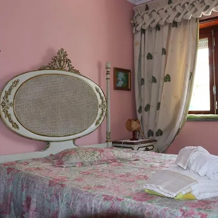 A Mouros House With Swimming Pool Ericeira