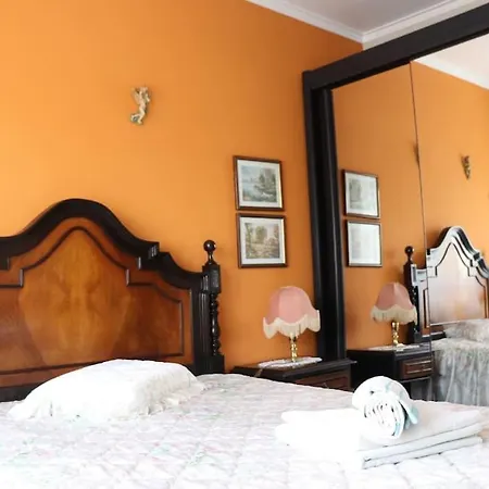 A Mouros House With Swimming Pool Apartment Ericeira