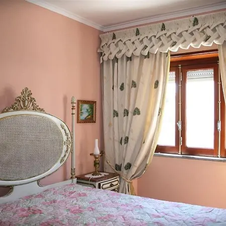 A Mouros House With Swimming Pool * Ericeira